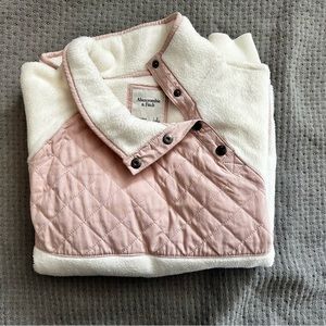 NWT Abercrombie Asymmetrical snap up fleece size Small